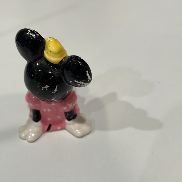 Vintage Mickey and Minnie Porcelain Figurines. - Picture 5 of 11